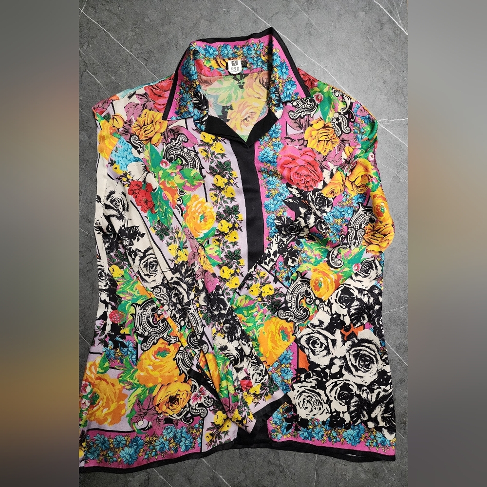 VERSACE Floral Patterned Dress with Vibrant Colors - Picture 5 of 6